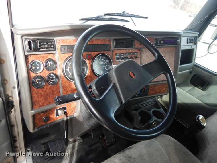 image for item DL2741 2003 Kenworth T300  rollback truck