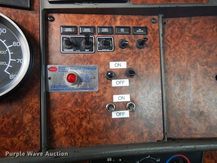 image for item DL2741 2003 Kenworth T300  rollback truck