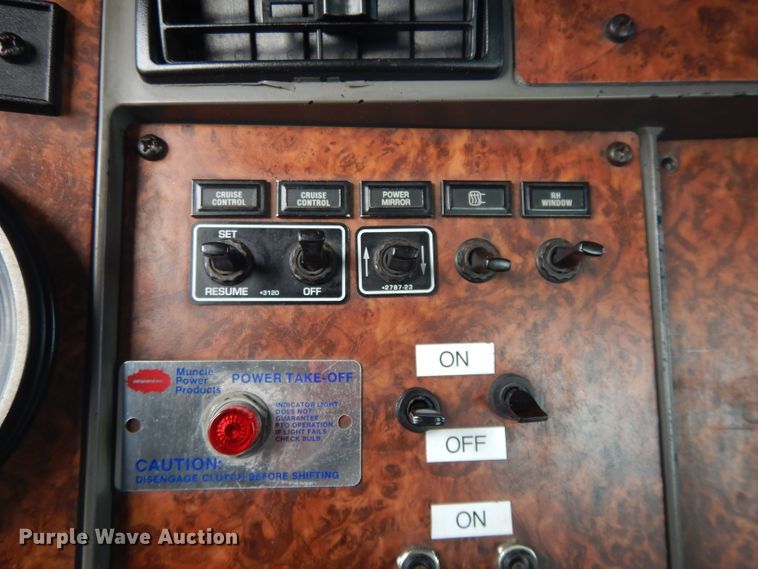 image for item DL2741 2003 Kenworth T300  rollback truck