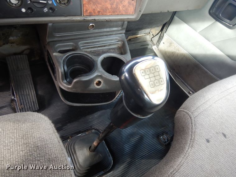 image for item DL2741 2003 Kenworth T300  rollback truck