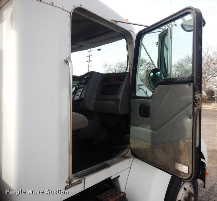 image for item DL2741 2003 Kenworth T300  rollback truck