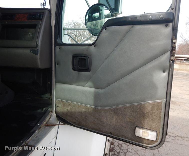 image for item DL2741 2003 Kenworth T300  rollback truck