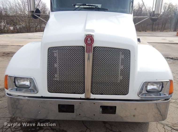 image for item DL2741 2003 Kenworth T300  rollback truck