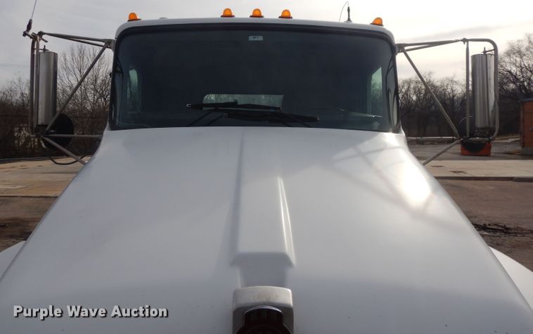 image for item DL2741 2003 Kenworth T300  rollback truck