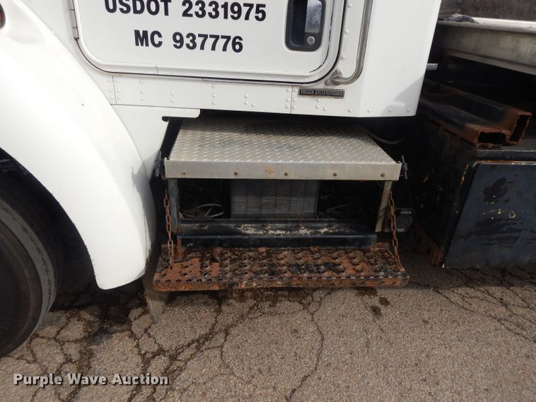 image for item DL2741 2003 Kenworth T300  rollback truck