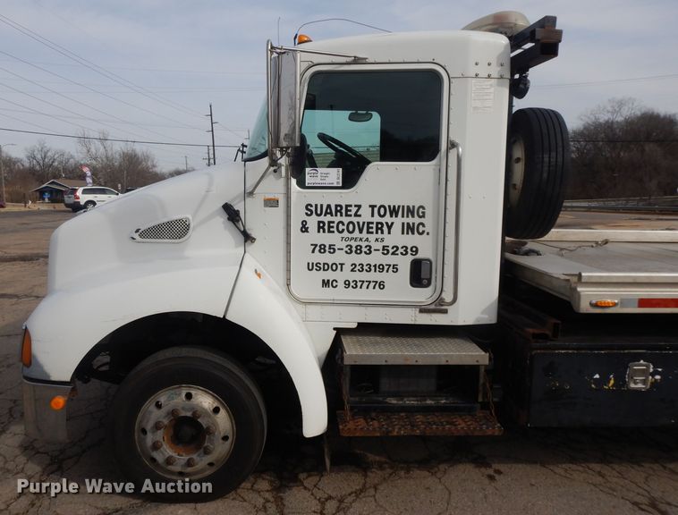 image for item DL2741 2003 Kenworth T300  rollback truck