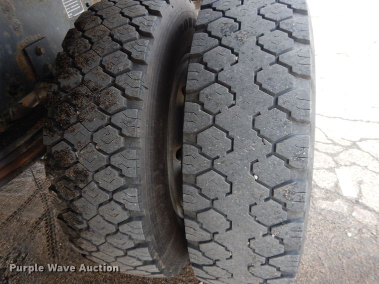 image for item DL2741 2003 Kenworth T300  rollback truck