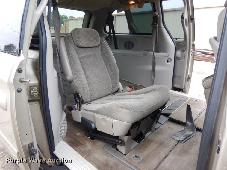 image for item DM2792 2005 Dodge Grand Caravan  van