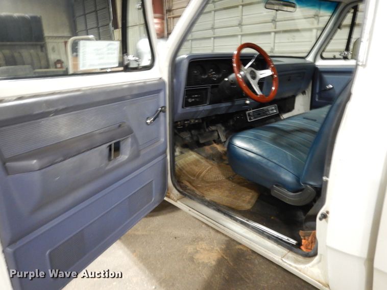 image for item DM2793 1987 Dodge D150  pickup truck