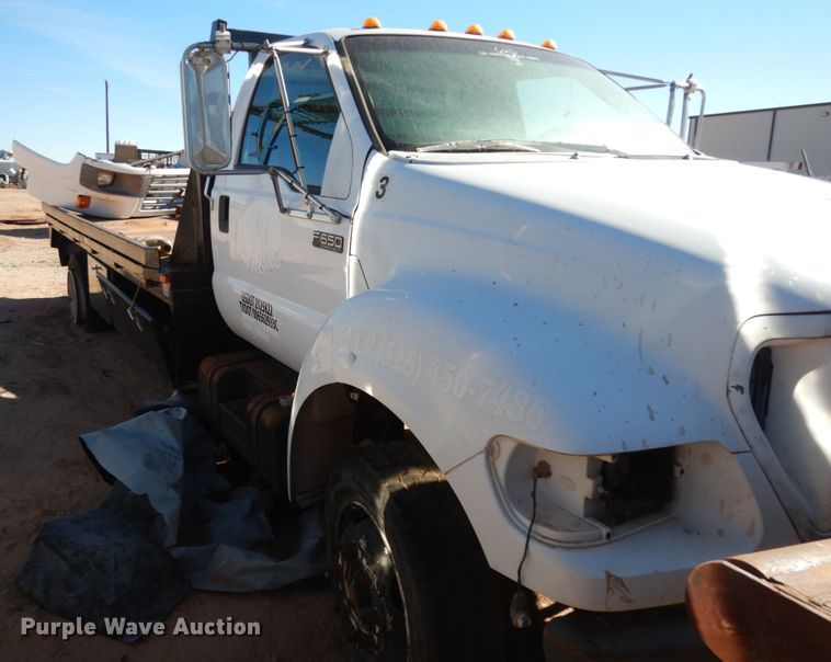 image for item EX9501 2001 Ford F650  flatbed truck