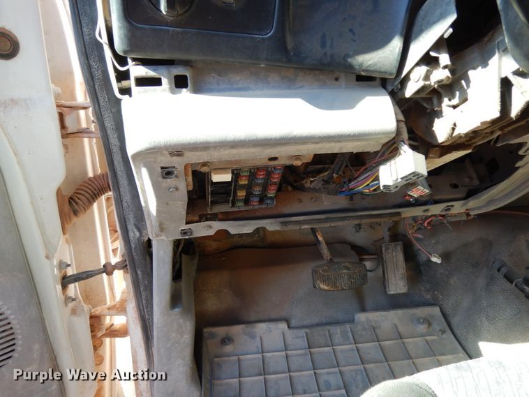 image for item EX9501 2001 Ford F650  flatbed truck