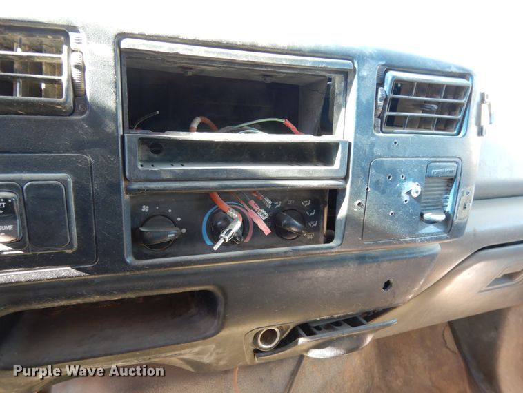 image for item EX9501 2001 Ford F650  flatbed truck