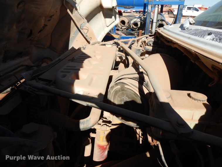 image for item EX9501 2001 Ford F650  flatbed truck