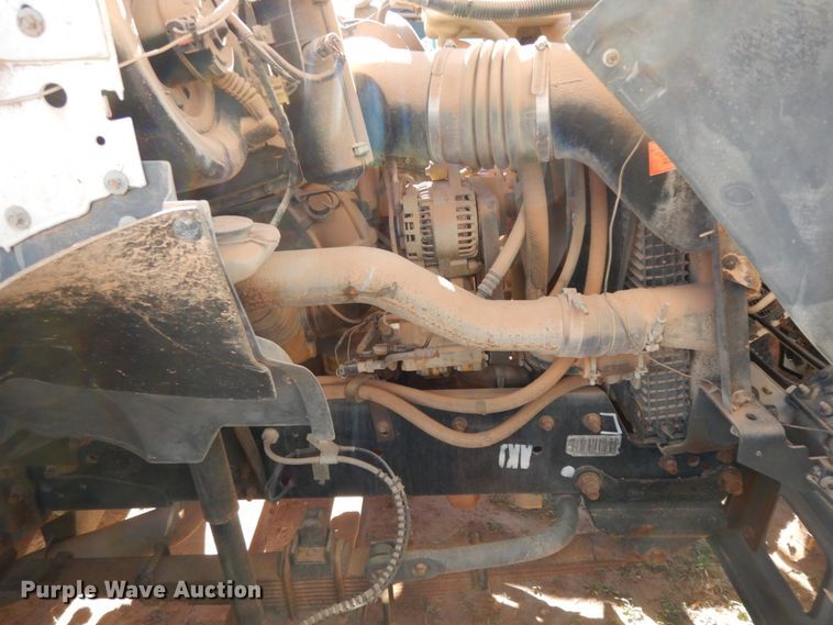 image for item EX9501 2001 Ford F650  flatbed truck