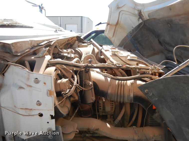 image for item EX9501 2001 Ford F650  flatbed truck