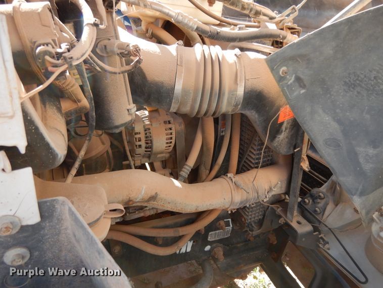 image for item EX9501 2001 Ford F650  flatbed truck