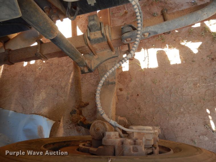 image for item EX9501 2001 Ford F650  flatbed truck