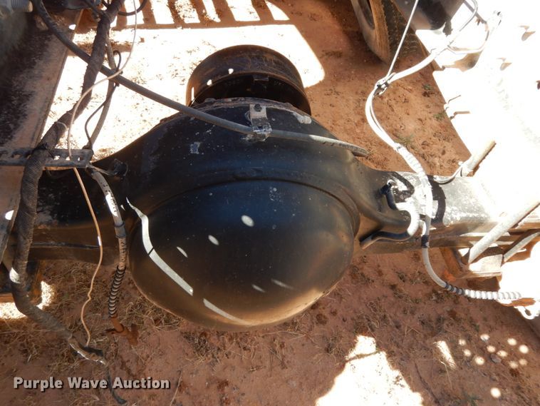 image for item EX9503 2002 International 4300  truck cab and chassis