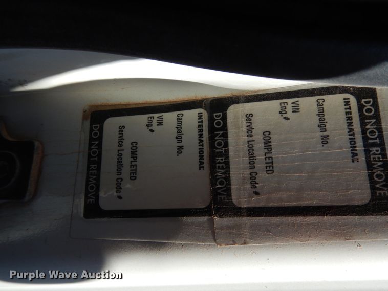 image for item EX9503 2002 International 4300  truck cab and chassis