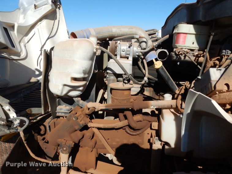 image for item EX9503 2002 International 4300  truck cab and chassis