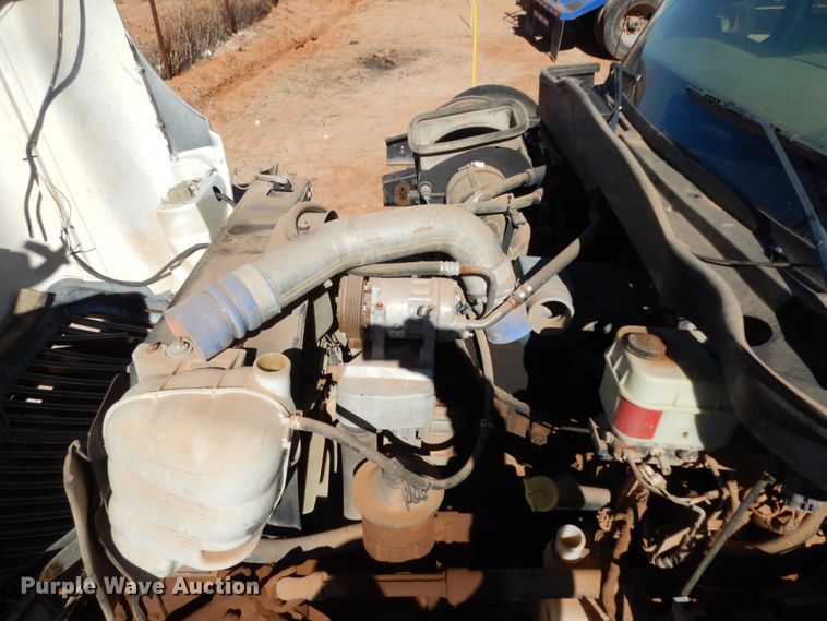 image for item EX9503 2002 International 4300  truck cab and chassis