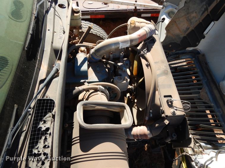 image for item EX9503 2002 International 4300  truck cab and chassis