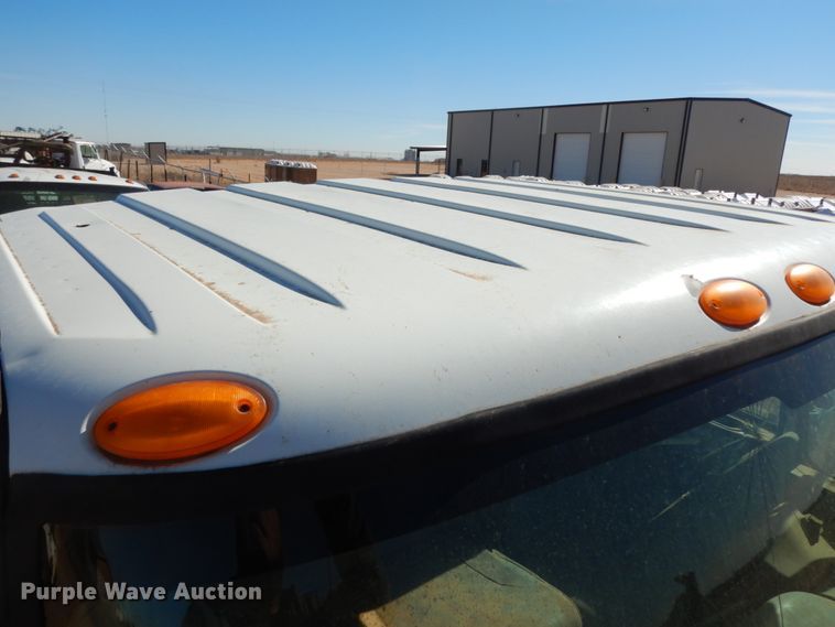 image for item EX9503 2002 International 4300  truck cab and chassis