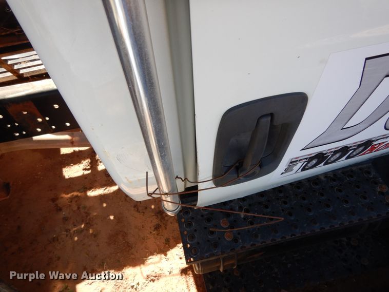 image for item EX9503 2002 International 4300  truck cab and chassis