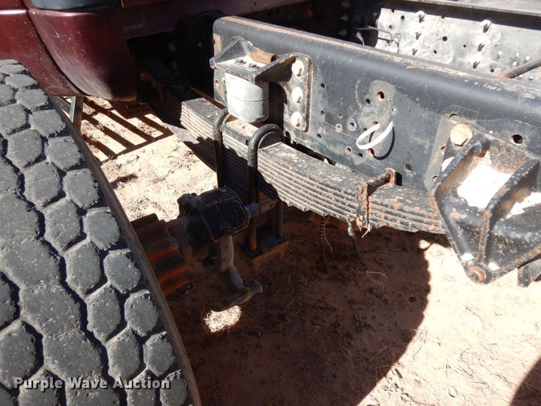 image for item EX9503 2002 International 4300  truck cab and chassis