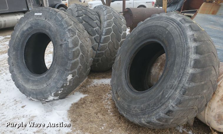 image for item EY9609 (4) Bridgestone 20.5R25 tires