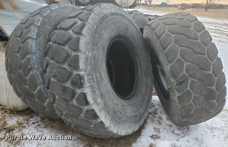 image for item EY9609 (4) Bridgestone 20.5R25 tires
