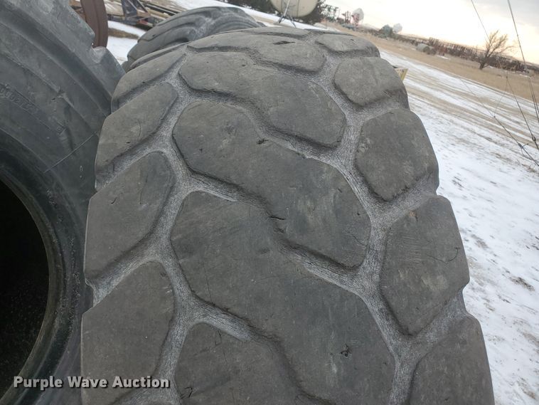 image for item EY9609 (4) Bridgestone 20.5R25 tires