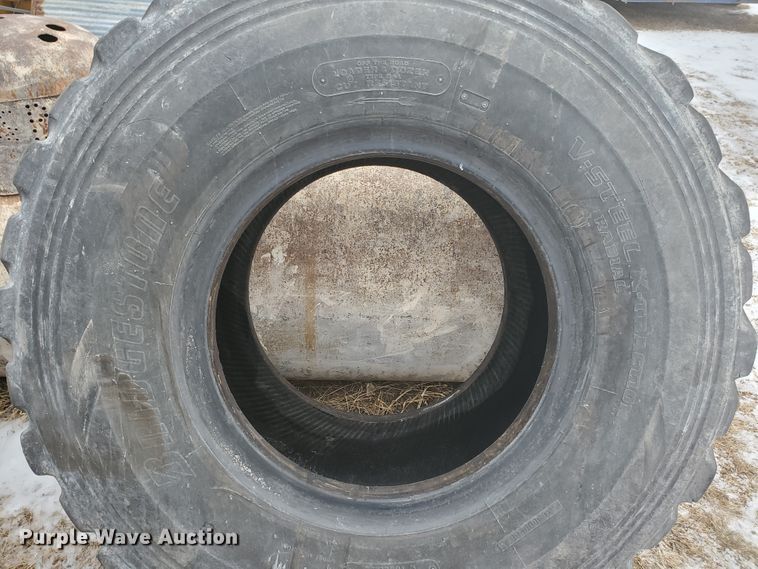 image for item EY9609 (4) Bridgestone 20.5R25 tires