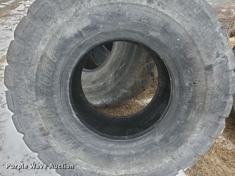 image for item EY9609 (4) Bridgestone 20.5R25 tires