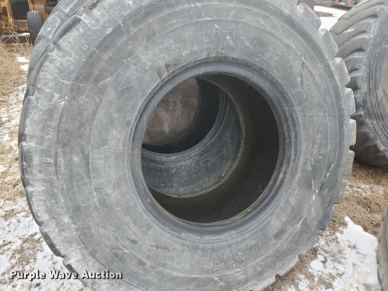 image for item EY9609 (4) Bridgestone 20.5R25 tires