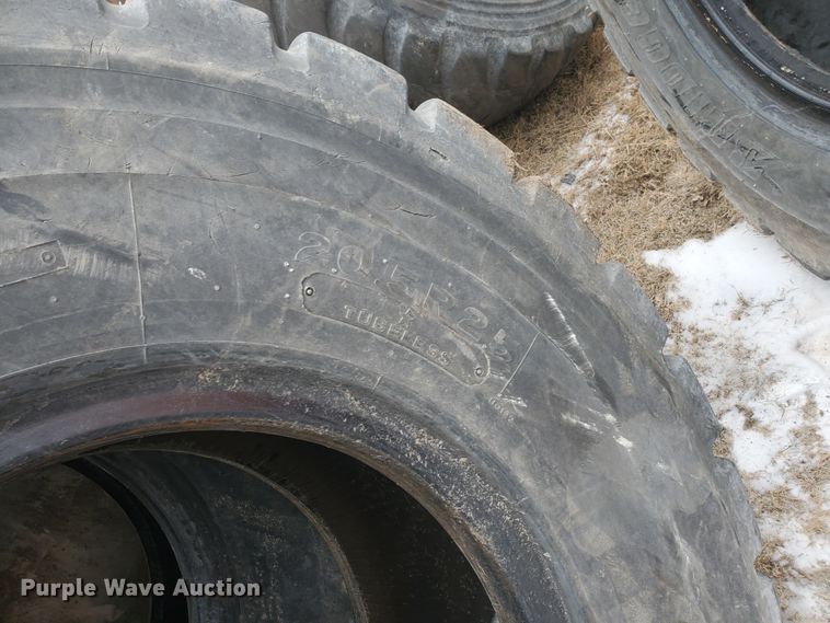 image for item EY9609 (4) Bridgestone 20.5R25 tires