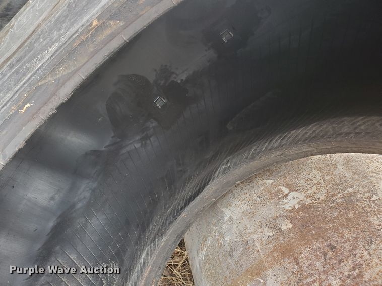 image for item EY9609 (4) Bridgestone 20.5R25 tires