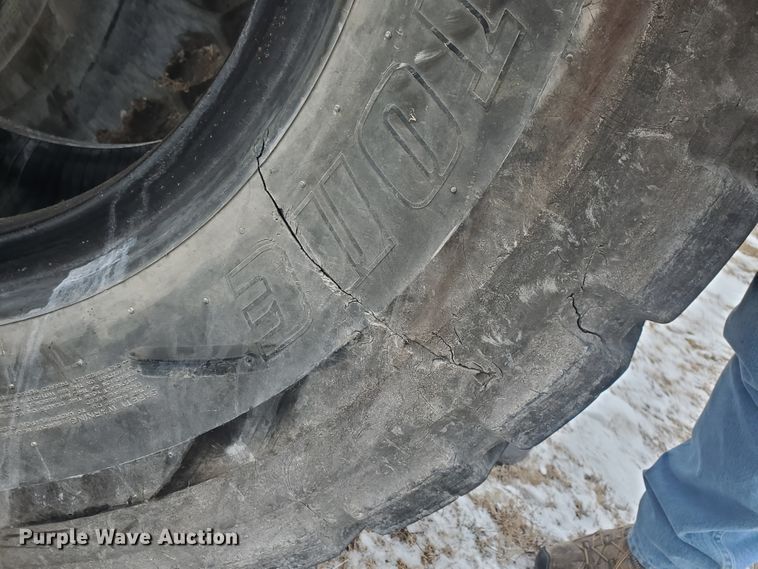 image for item EY9609 (4) Bridgestone 20.5R25 tires