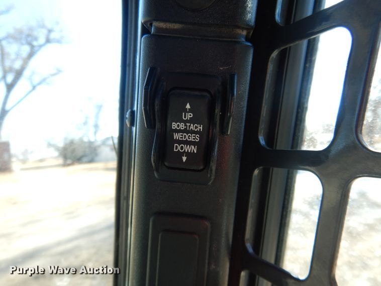 image for item FA9472 2018 Bobcat S550  skid steer loader