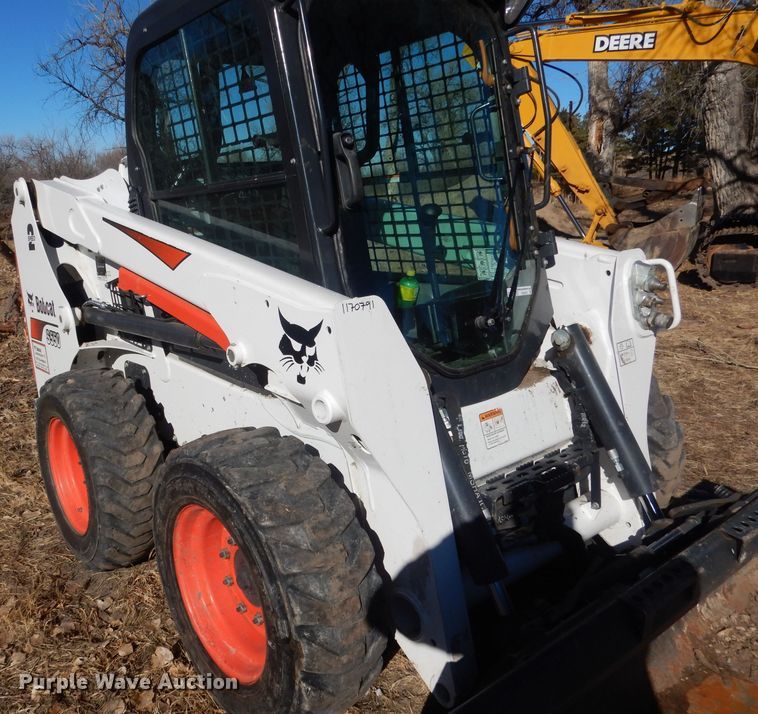 image for item FA9472 2018 Bobcat S550  skid steer loader