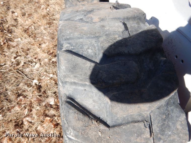 image for item FA9472 2018 Bobcat S550  skid steer loader