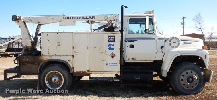 image for item GG9292 1996 Ford L8000  service truck