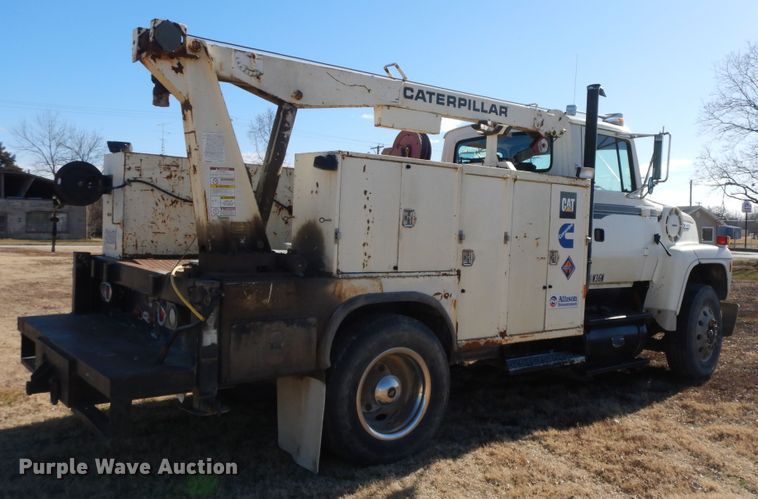 image for item GG9292 1996 Ford L8000  service truck