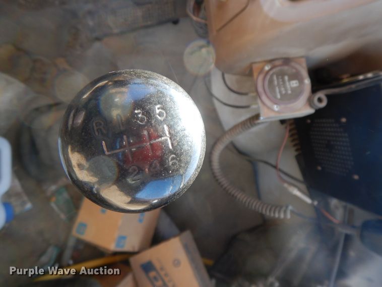 image for item GG9292 1996 Ford L8000  service truck