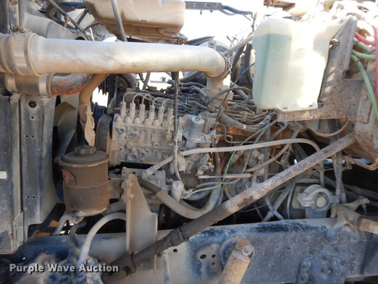 image for item GG9292 1996 Ford L8000  service truck