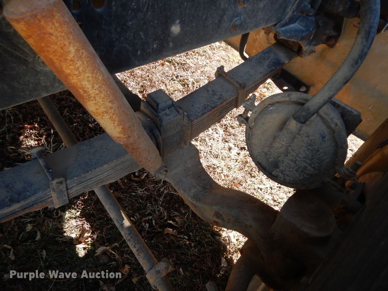 image for item GG9292 1996 Ford L8000  service truck