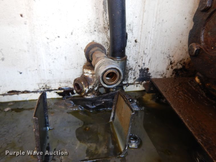 image for item GG9292 1996 Ford L8000  service truck