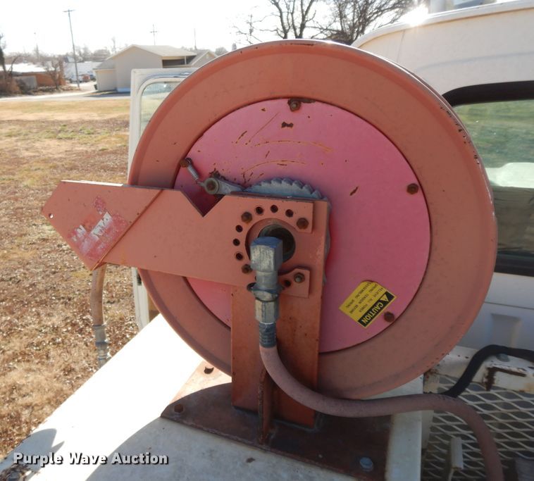 image for item GG9292 1996 Ford L8000  service truck