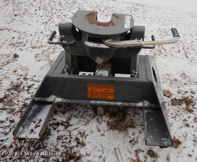 image for item GG9339 B & W  fifth wheel hitch