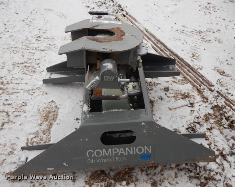 image for item GG9339 B & W  fifth wheel hitch